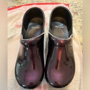 Glossy purple Danskos size 41